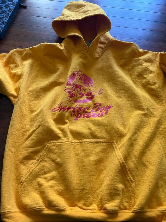 Gildan Other - Stranger Things Surfer Boy Pizza